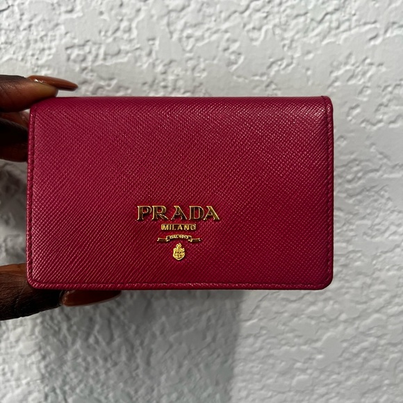 Prada Saffiano leather card holder! - Picture 1 of 10